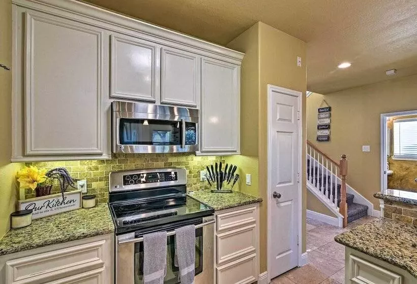 Walk To Ocean: Lakefront Dickinson Stucco House!