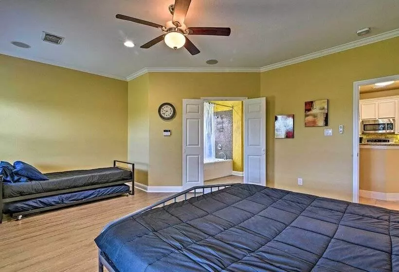 Walk To Ocean: Lakefront Dickinson Stucco House!