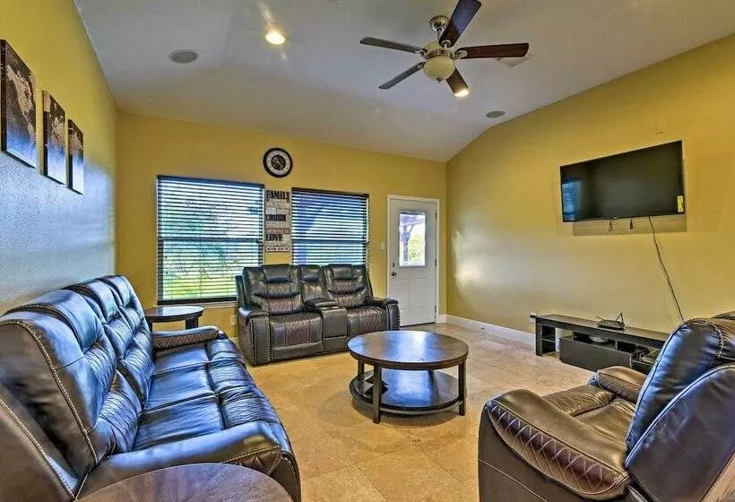 Walk To Ocean: Lakefront Dickinson Stucco House!