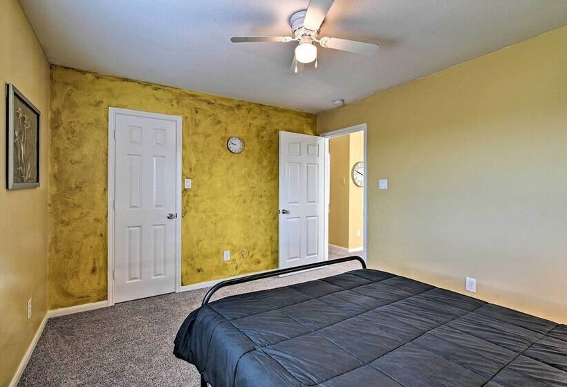 Walk To Ocean: Lakefront Dickinson Stucco House!