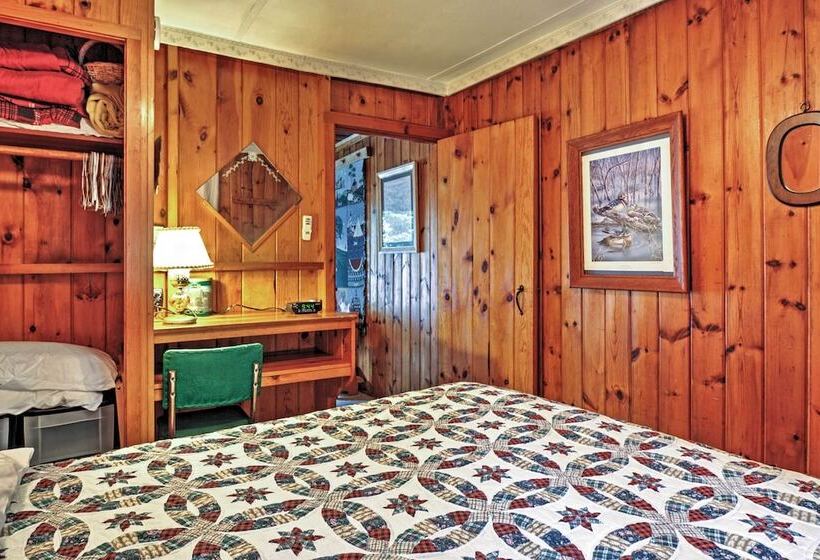 Land O  Lakes Hideaway W/ Boat Dock & Lake Views!