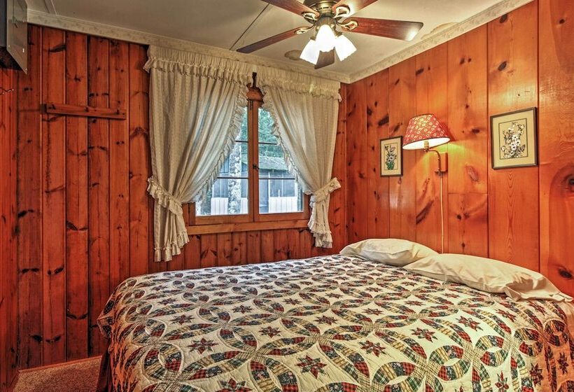 Land O  Lakes Hideaway W/ Boat Dock & Lake Views!