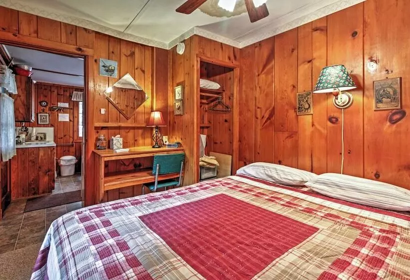 Land O  Lakes Hideaway W/ Boat Dock & Lake Views!