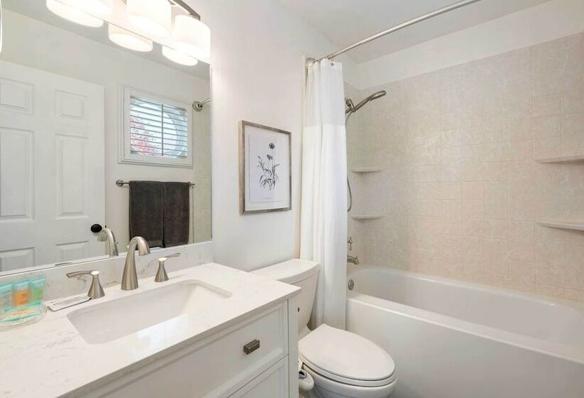 Layton Escape Near Air Force Base & Snowbasin