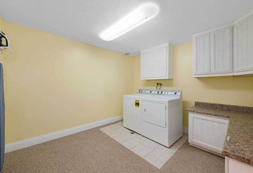 Layton Escape Near Air Force Base & Snowbasin