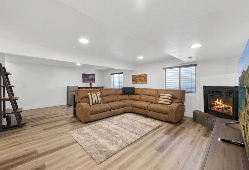 Layton Escape Near Air Force Base & Snowbasin