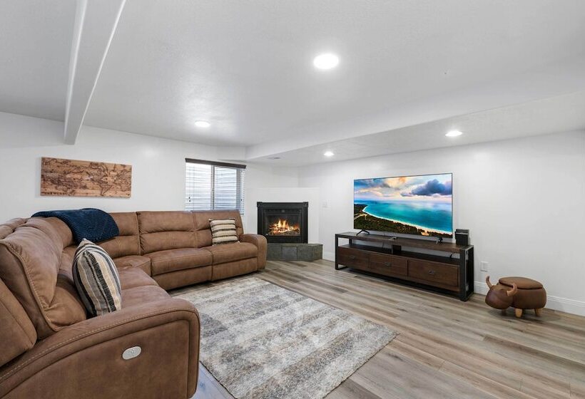 Layton Escape Near Air Force Base & Snowbasin