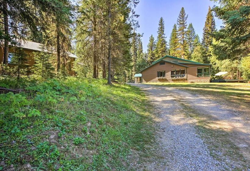 Loose Moose Lodge 31 Acres On Yaak River!