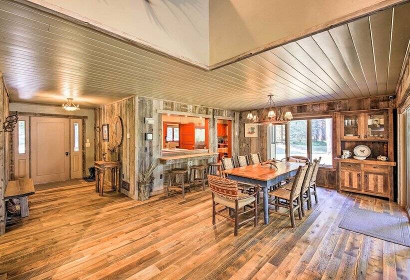 Loose Moose Lodge 31 Acres On Yaak River!