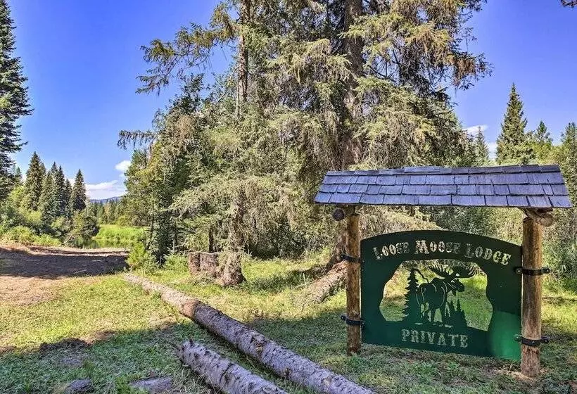 Loose Moose Lodge    31 Acres On Yaak River!