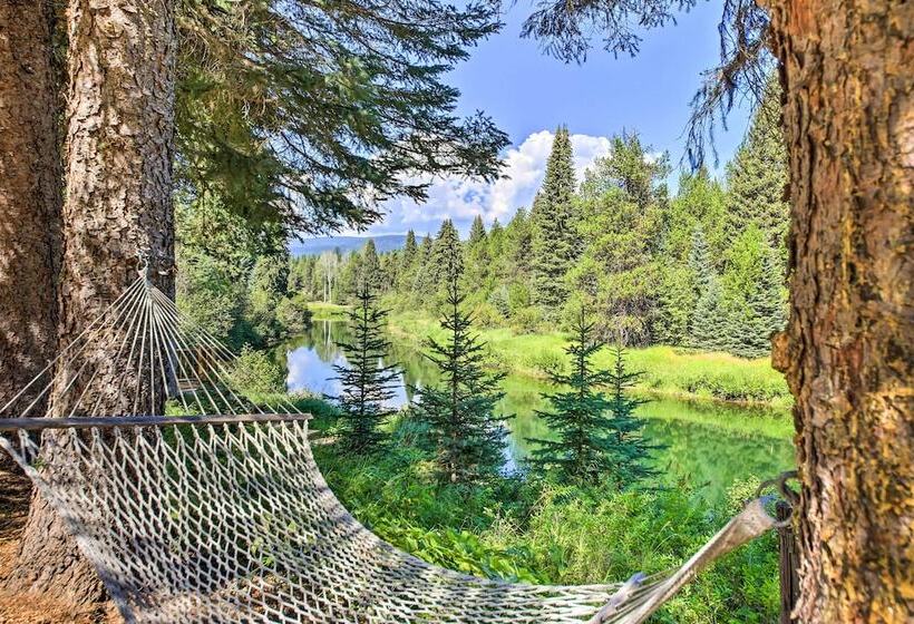 Loose Moose Lodge 31 Acres On Yaak River!