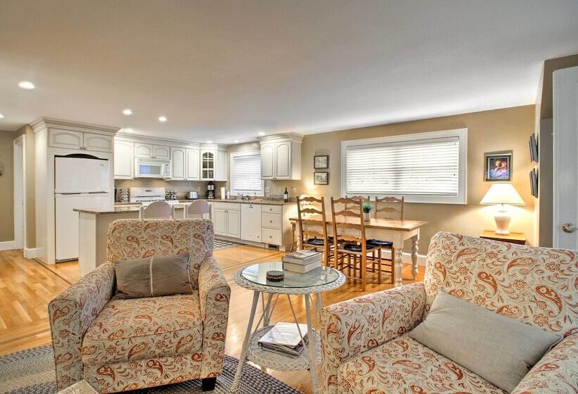 1/2 Mi To Beach: Lovely Guesthouse In Kennebunk!