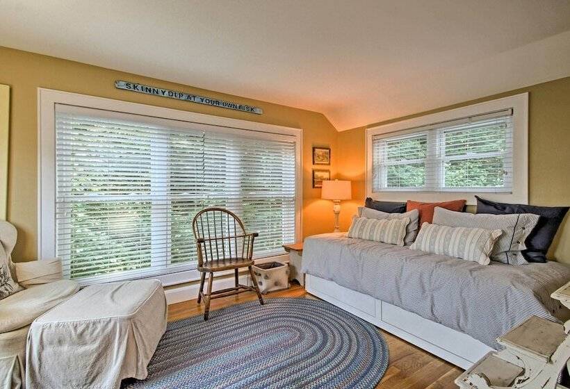 1/2 Mi To Beach: Lovely Guesthouse In Kennebunk!