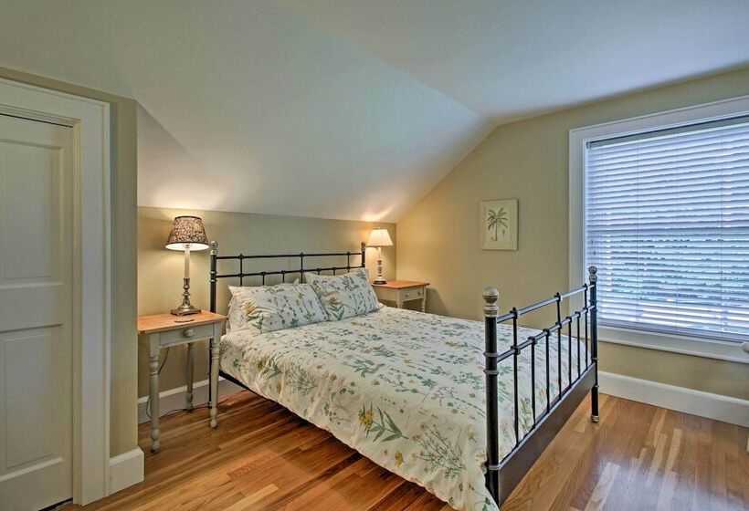 1/2 Mi To Beach: Lovely Guesthouse In Kennebunk!