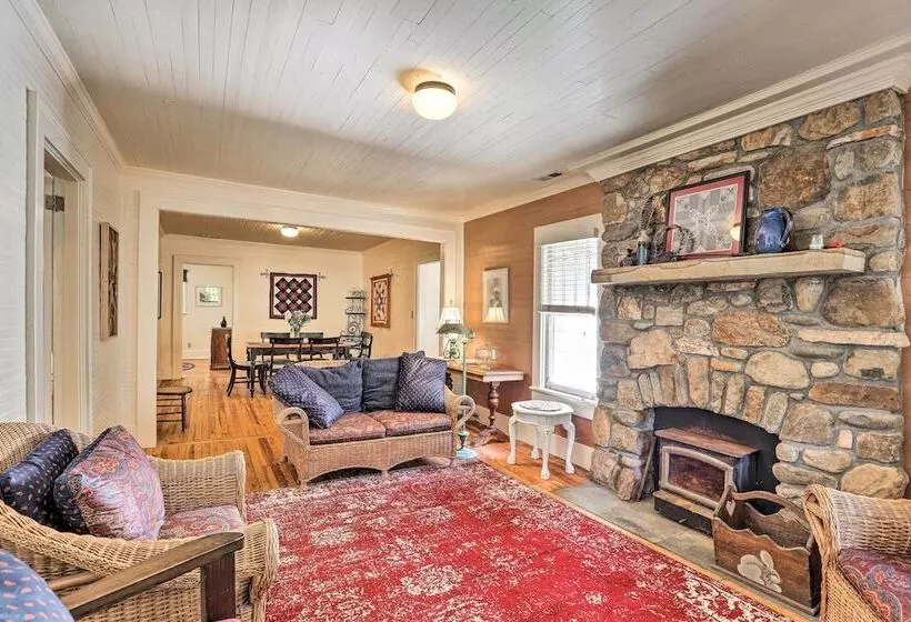 Momma Rhodes  Rustic Blue Ridge Cabin On 4 Acres