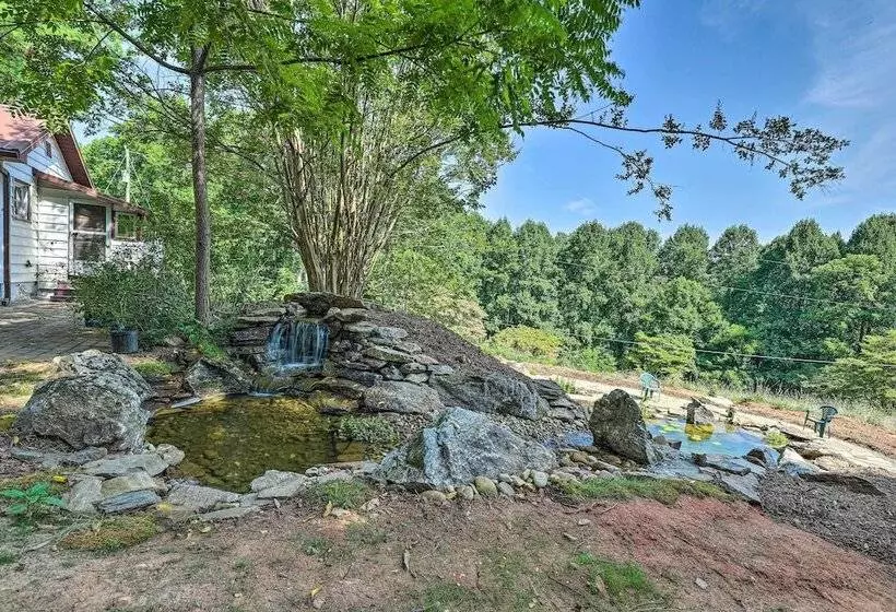 Momma Rhodes  Rustic Blue Ridge Cabin On 4 Acres