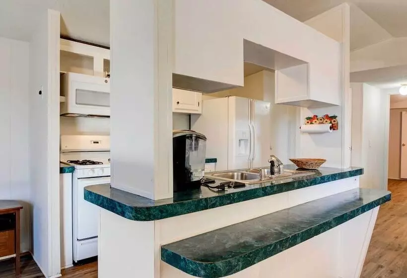 Peaceful Sandia Park Retreat W/ Deck & Views!