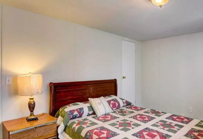 Peaceful Sandia Park Retreat W/ Deck & Views!