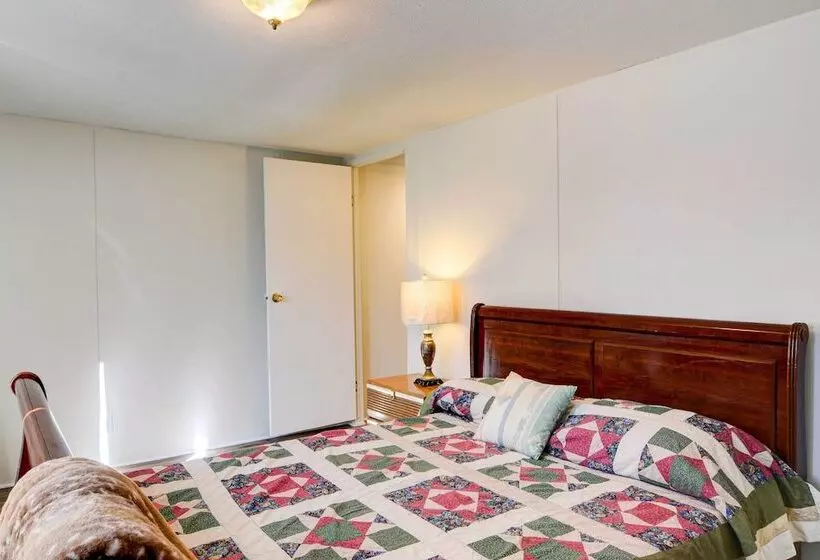 Peaceful Sandia Park Retreat W/ Deck & Views!