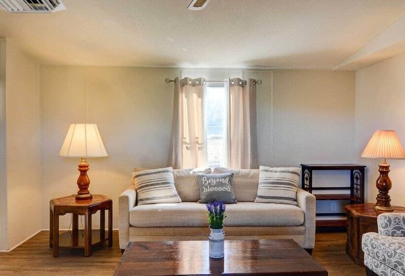 Peaceful Sandia Park Retreat W/ Deck & Views!