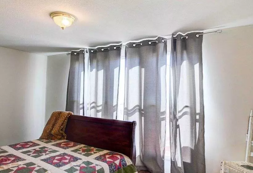 Peaceful Sandia Park Retreat W/ Deck & Views!