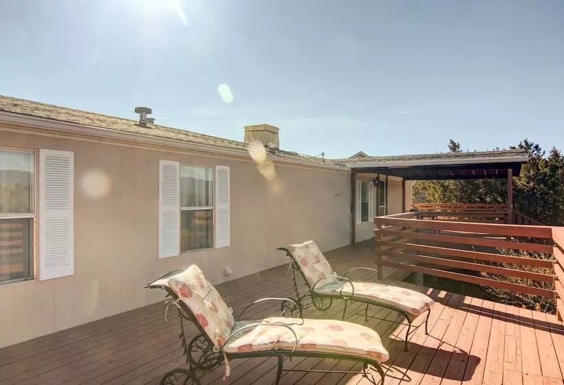 Peaceful Sandia Park Retreat W/ Deck & Views!