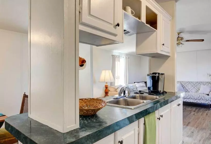 Peaceful Sandia Park Retreat W/ Deck & Views!