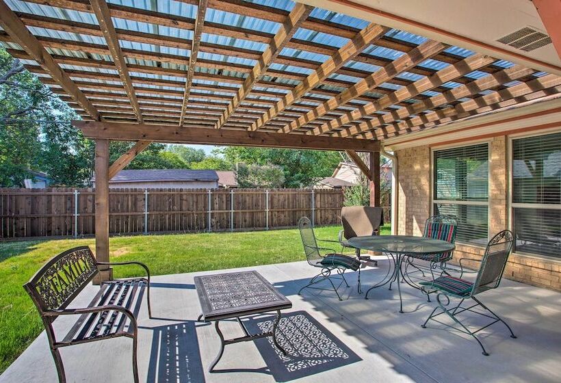 Peaceful Waxahachie Home W/ Private Backyard!