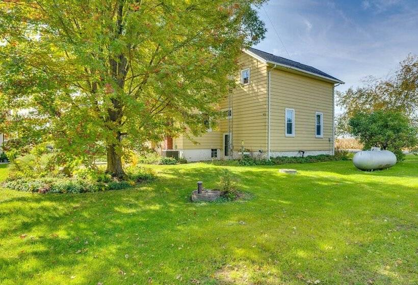 Quaint & Family Friendly Watertown Farmhouse!