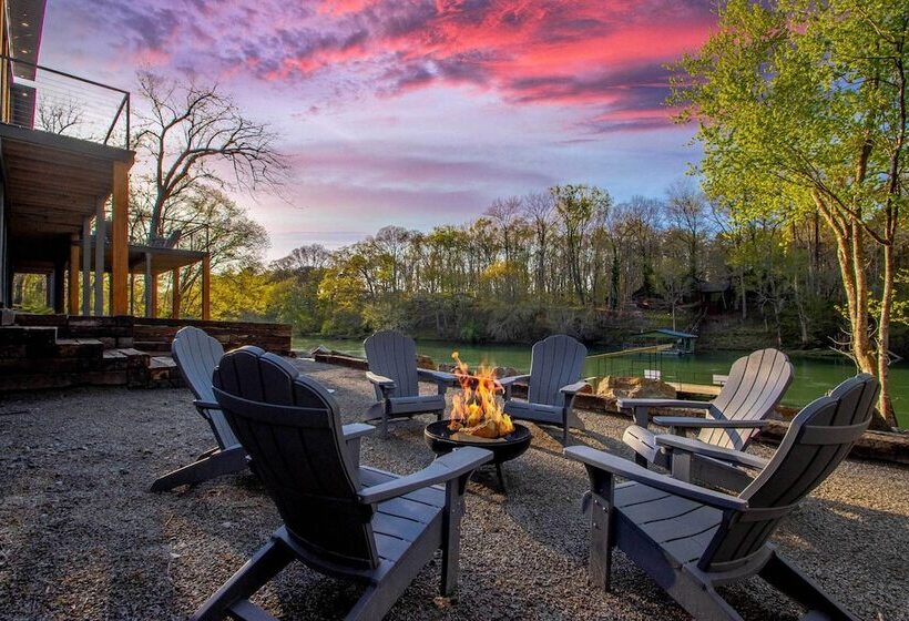 Riverfront Heber Springs Home With Dock & Slip!