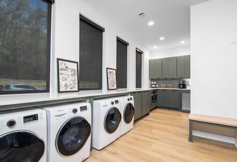 Riverfront Heber Springs Home With Dock & Slip!