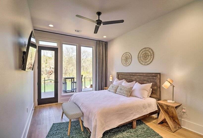 Riverfront Heber Springs Home With Dock & Slip!