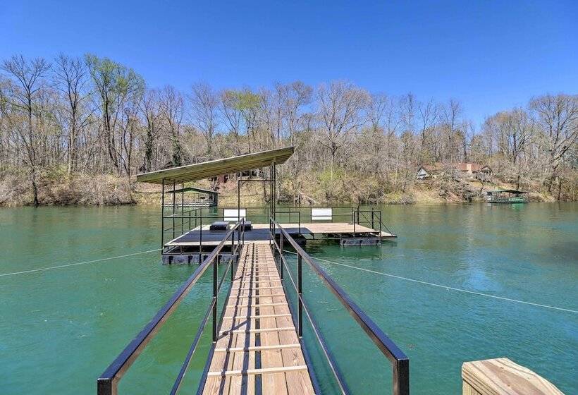 Riverfront Heber Springs Home With Dock & Slip!