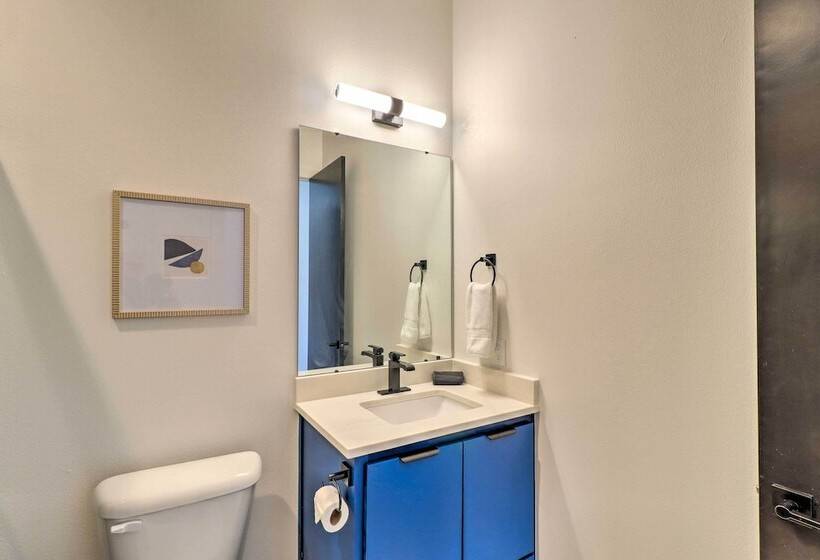 Riverfront Heber Springs Home With Dock & Slip!