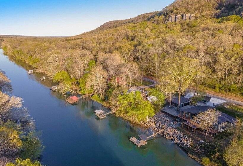 Riverfront Heber Springs Home With Dock & Slip!