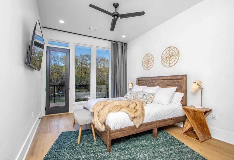 Riverfront Heber Springs Home With Dock & Slip!