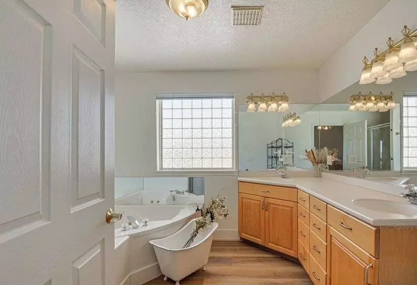 Scenic Large Group Retreat, 1 Mi To Bryce Canyon!