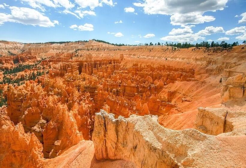 Scenic Large Group Retreat, 1 Mi To Bryce Canyon!