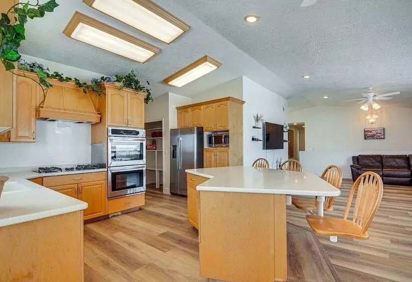 Scenic Large Group Retreat, 1 Mi To Bryce Canyon!