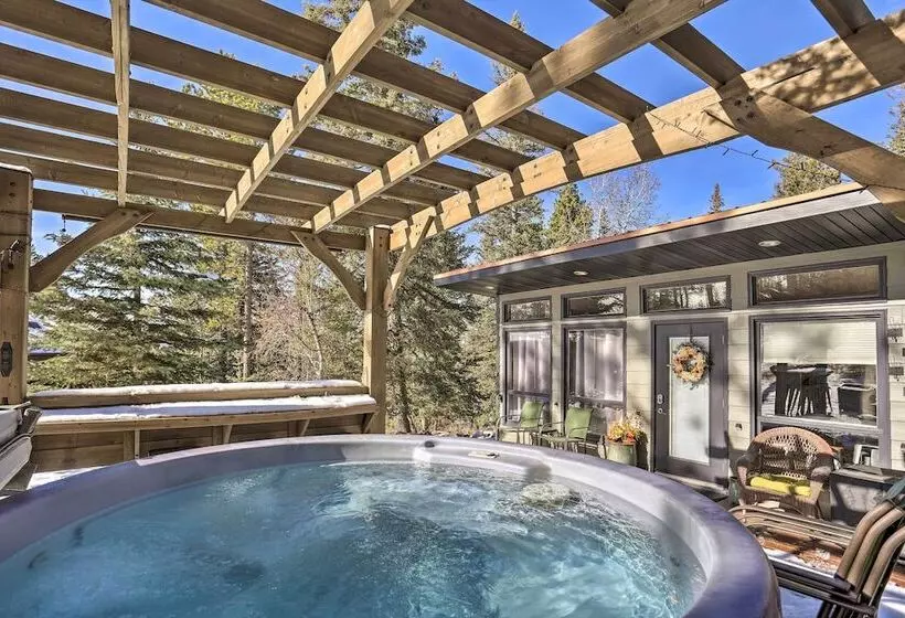 Scenic Lead Cabin: Steps To Terry Peak Ski Area!