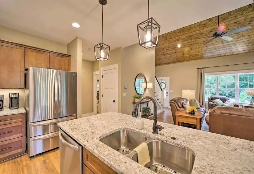 Scenic Sapphire Hideaway 5 Mi To Ski Resort!
