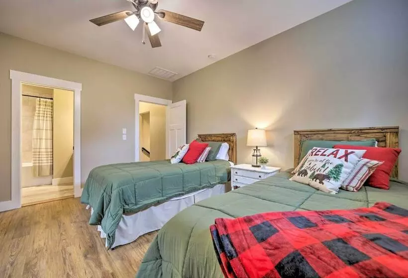 Scenic Sapphire Hideaway 5 Mi To Ski Resort!