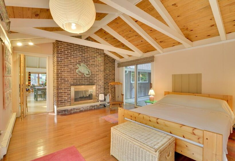 Secluded Stroudsburg Home   5 Mi To Ski Resort