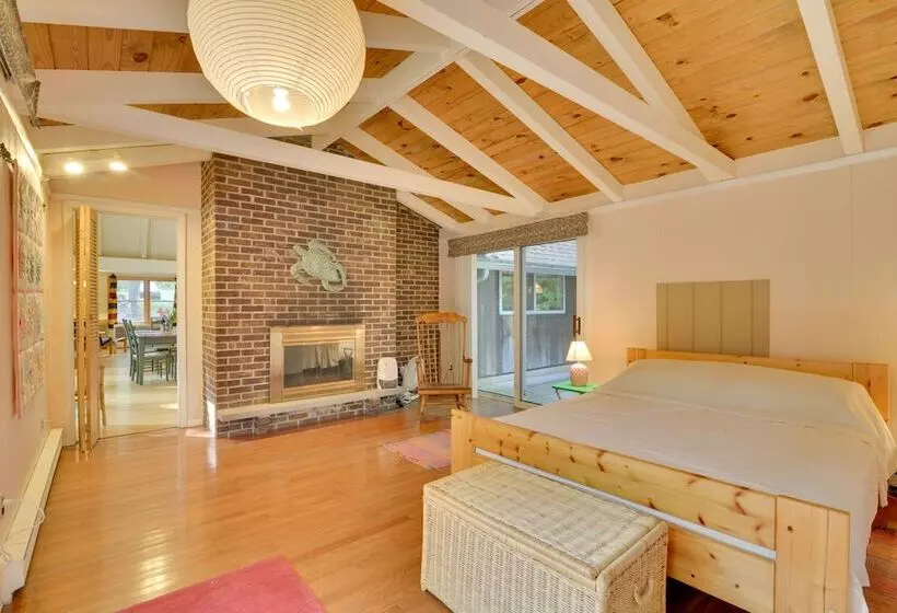 Secluded Stroudsburg Home   5 Mi To Ski Resort