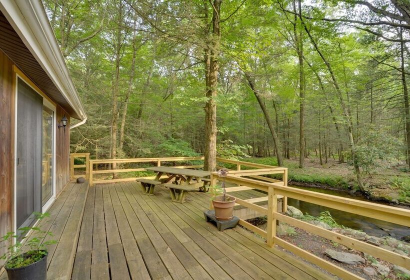 Secluded Stroudsburg Home   5 Mi To Ski Resort