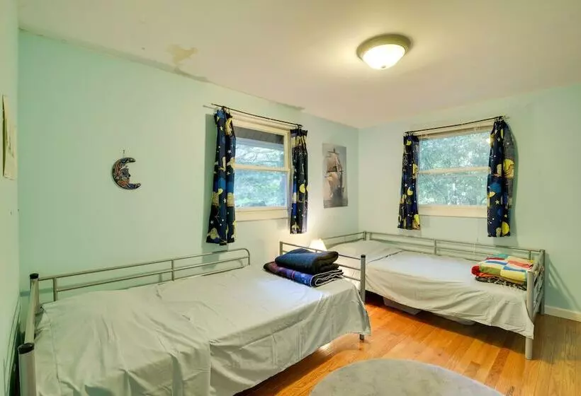 Secluded Stroudsburg Home   5 Mi To Ski Resort