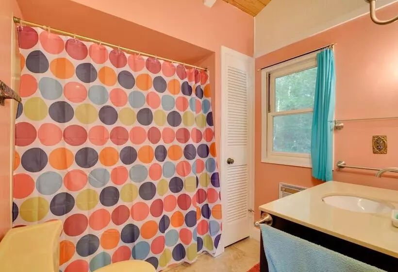 Secluded Stroudsburg Home   5 Mi To Ski Resort