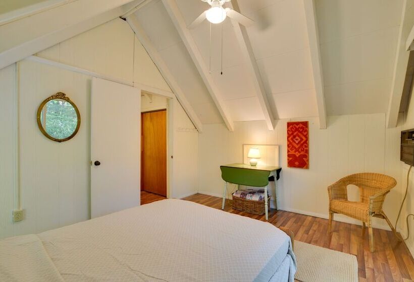 Secluded Stroudsburg Home   5 Mi To Ski Resort