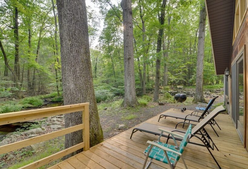 Secluded Stroudsburg Home   5 Mi To Ski Resort