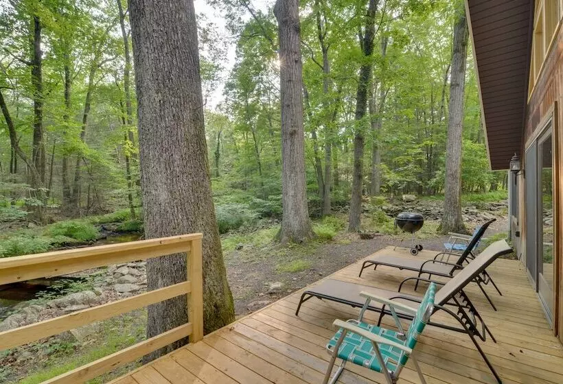 Secluded Stroudsburg Home   5 Mi To Ski Resort